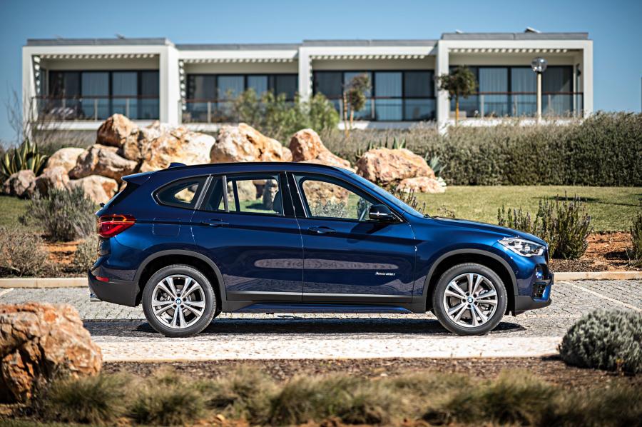  BMW X1 xDrive25i Sport Line 2015 года  (фото 4 из 36)